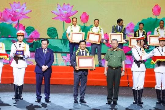 Ecopark được Bộ Công an tặng bằng khen điển hình về Phòng cháy chữa cháy và cứu nạn, cứu hộ