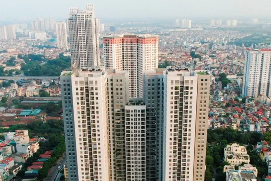 Chung cư thương mại điều chỉnh phí gửi xe ô tô theo quy định nào?