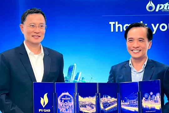 PV GAS làm việc với PTT Thái Lan về kế hoạch hợp tác trong lĩnh vực công nghiệp khí