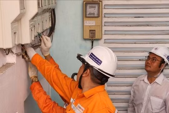 EVN thông tin lý do hóa đơn tiền điện tháng 8 hàng triệu hộ tăng mạnh