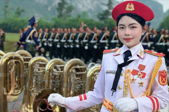 Nữ quân nhạc xinh đẹp tham gia duyệt binh A80: Mỗi buổi tập là một lần học hỏi và hoàn thiện hơn