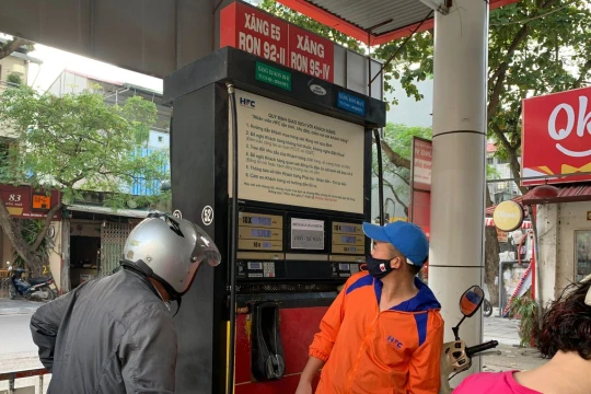 Giá nhiều mặt hàng xăng, dầu giảm