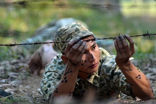 Nhanh nhẹn, bền bỉ và cẩn trọng trong mọi tình huống tập luyện. Ảnh: VGP/Nhật Bắc
