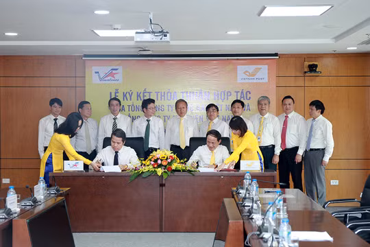 Lễ ký kết vừa diễn ra sáng nay 13/9. Ảnh: M.Đ