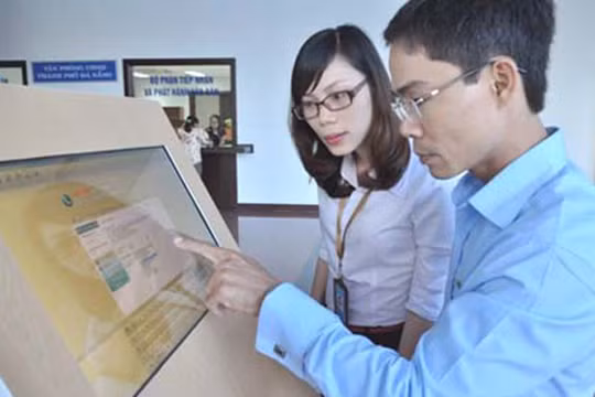 Việt Nam xếp hạng 89 trên thế giới về phát triển Chính phủ điện tử, tăng 10 bậc so với xếp hạng năm 2014 nhưng lại tụt xuống vị trí thứ 6 trong khu vực ASEAN - Ảnh minh hoạ