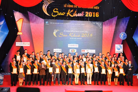  Lễ công bố danh hiệu Sao Khuê 2017 sẽ được tổ chức sáng 15/4/2-17 tại Nhà hát Đài tiếng nói Việt Nam và được truyền hình trực tiếp toàn quốc trên kênh VTC1 Đài Truyền hình kỹ thuật số VTC. Ảnh minh hoạ: Các cá nhân, doanh nghiệp tiêu biểu trong lễ tôn v