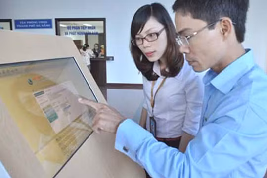 Theo báo cáo công bố gần đây, Việt Nam xếp hạng 89 trên thế giới về phát triển Chính phủ điện tử, tăng 10 bậc so với xếp hạng năm 2014 nhưng lại tụt xuống vị trí thứ 6 trong khu vực ASEAN.