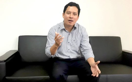 Phó Cục trưởng Cục PTTH&TTĐT Lê Quang Tự Do trả lời phỏng vấn VietNamNet. Ảnh: H.P.