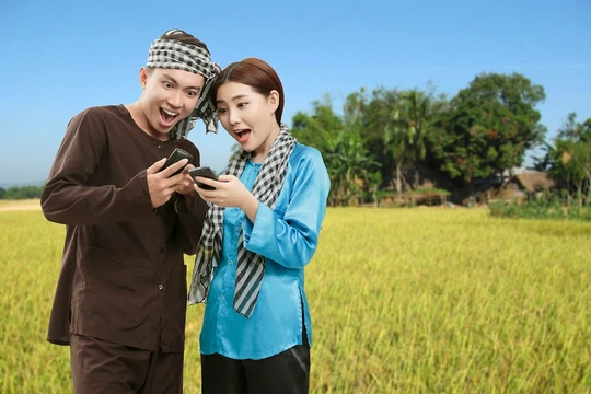 Cùng với Tổng đài Khuyến Nông 9195, VinaPhone phát hành sim Khuyến nông trên toàn quốc để tạo điều kiện cho bà con sử dụng điện thoại di động với giá ưu đãi. Ảnh minh hoạ: M.H