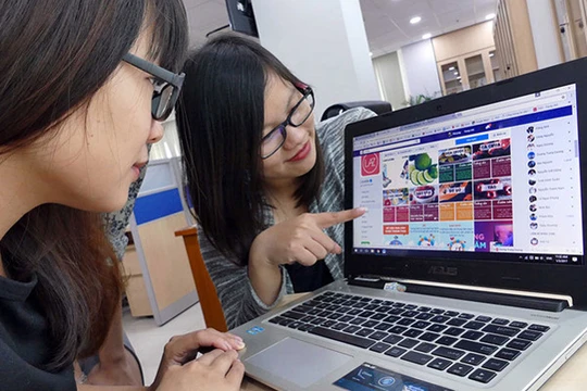 Hiện nay, có trên 98% DN đang hoạt động thực hiện kê khai thuế qua mạng và 95% số tiền thuế được nộp theo phương thức điện tử. Ảnh minh hoạ: Internet