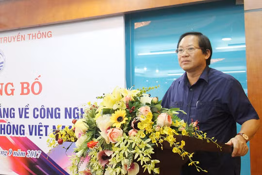Bộ trưởng Bộ TT&TT Trương Minh Tuấn phát biểu tại Lễ công bố phát hành Sách Trắng CNTT-TT Việt Nam năm 2017. Ảnh: T.A