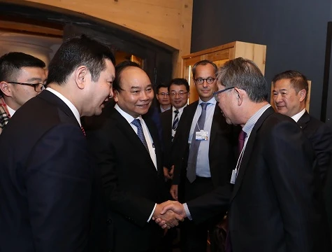 Thủ tướng gặp các tập đoàn thành viên WEF trong lĩnh vực công nghệ thông tin.