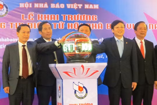Hội Nhà báo Việt Nam chính thức khai trương Cổng Thông tin điện tử của Hội tại địa chỉ www.hoinhabaovietnam.vn và www.nhabaovn.vn. 