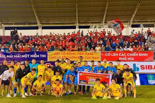 Vô địch Cúp giao hữu Hoàng Đế nhưng sau đó HAGL lại thi đấu nhạt nhòa tại V.League 2022. Ảnh HAGL.