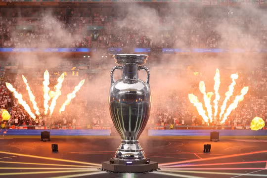 Gói bản quyền truyền hình Champions League giai đoạn 2024-2027 có giá 15 tỷ euro. Ảnh AT.