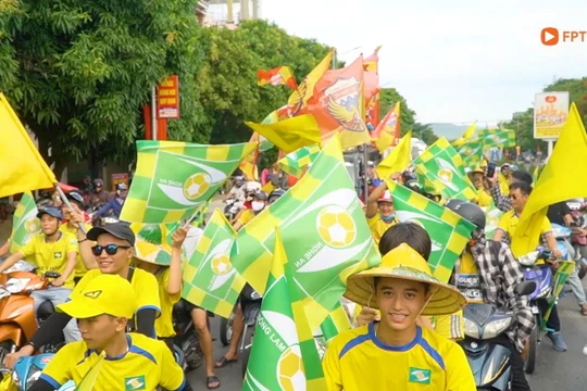 18h ngày 15/7/2022 trận derby xứ Nghệ trên sân Vinh sẽ là ngày hội bóng đá bên bờ sông Lam. Ảnh HT.