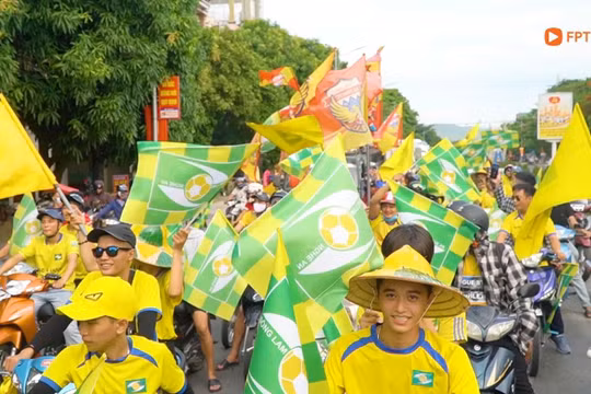 18h ngày 15/7/2022 trận derby xứ Nghệ trên sân Vinh sẽ là ngày hội bóng đá bên bờ sông Lam. Ảnh HT.