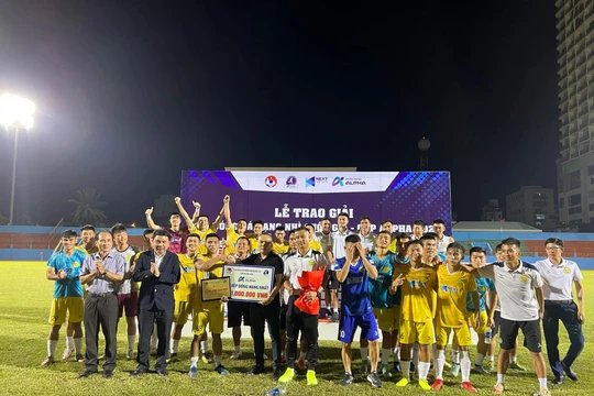 CLB Hòa Binh- Đồng giải Nhất, giải bóng đá hạng Nhì 2022. Ảnh VFF