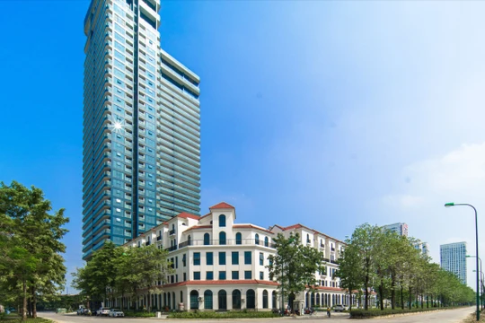 Khách hàng đặt giá thành công căn hộ Sunshine Golden River trên livestream với giá 14,1 tỷ đồng