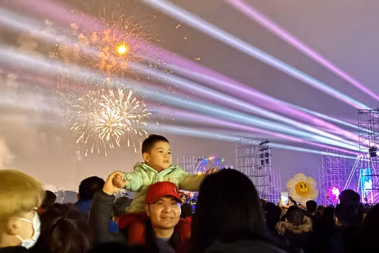 Chào năm mới Ất Tỵ 2025