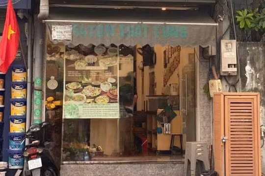 Kiểm tra đột xuất cơ sở ở TPHCM của chuỗi quán ăn có lòng se điếu dài 40m