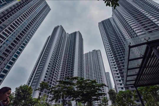 Theo quy định, việc gắn mã định danh điện tử cho nhà ở thuộc các dự án phát triển nhà ở, đồng thời với thời điểm ban hành văn bản thông báo nhà ở đủ điều kiện bán, đối với nhà ở hình thành trong tương lai. Ảnh minh họa. 