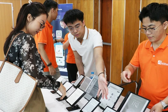 Ông Lê Quốc Vinh, Phó Chủ tịch công ty cổ phần Fonos, chia sẻ về sách nói