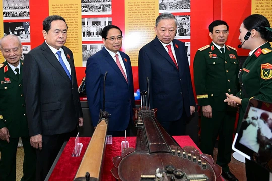 Tổng Bí thư: Quân đội cần có đối sách giữ 'trong ấm ngoài êm', 'nội yên ngoại tĩnh'