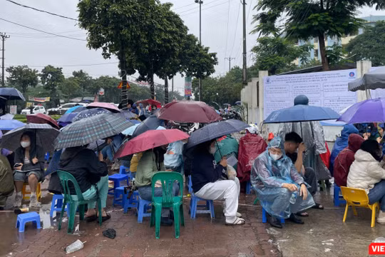 Nhà ở xã hội: Vì sao người dân thức đêm nộp hồ sơ, doanh nghiệp vẫn "mắc kẹt"?