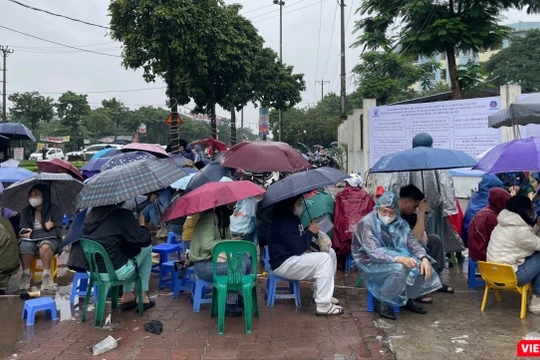 Nhà ở xã hội: Vì sao người dân thức đêm nộp hồ sơ, doanh nghiệp vẫn "mắc kẹt"?