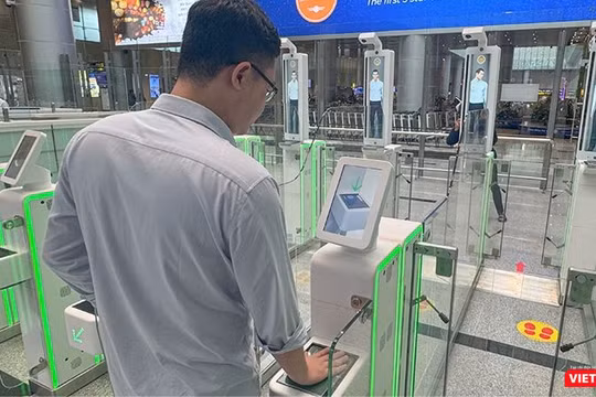 Sân bay đầu tiên ở Việt Nam có cổng xuất nhập cảnh tự động - Autogate phục vụ hành khách
