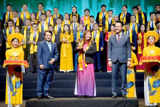 Tăng trưởng ổn định, BAC A BANK vào top 100 các doanh nghiệp “Sao vàng Đất việt 2024”