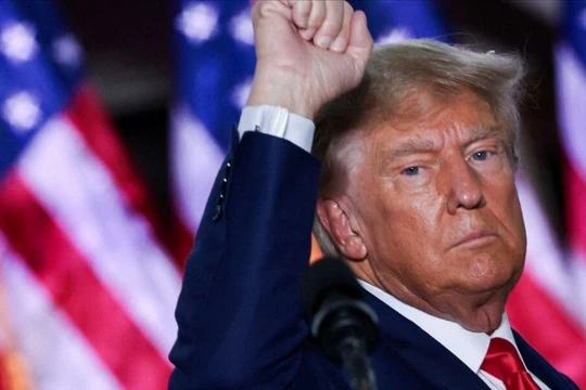 Lệnh áp thuế của Tổng thống Mỹ Donald Trump đã lật ngược một lỗ hổng lâu đời trong quy định giao nhận hàng. Ảnh: Reuters.