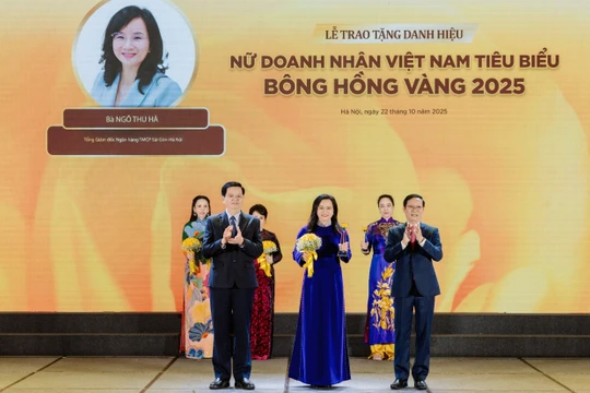 Tổng Giám đốc SHB Ngô Thu Hà được vinh danh “Nữ doanh nhân Việt Nam tiêu biểu - Bông hồng vàng”