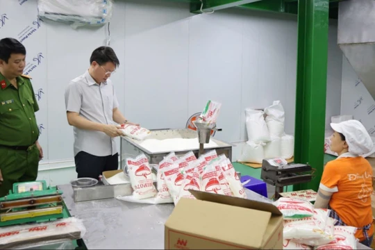 Cục An toàn thực phẩm: Rà soát, thu hồi mì chính giả của công ty Famimoto Việt Nam