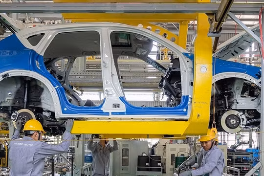 Chính phủ thống nhất giảm 50% lệ phí trước bạ ô tô, ban hành trước 18/8