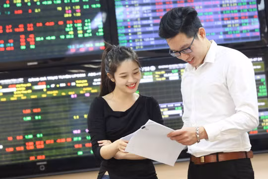 Chứng khoán 2/12: VN-Index tăng mạnh, khối ngoại đảo chiều mua ròng