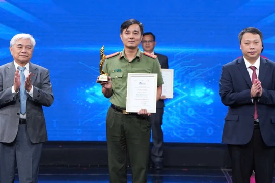 Thượng tá công an được VDA 2025 vinh danh nói về kế hoạch ứng dụng công nghệ tại sân bay thông minh