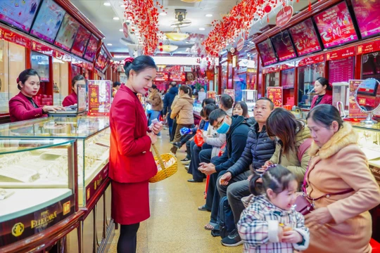 Giá vàng, Bitcoin ngày 27/6: Vàng nhẫn giảm giá