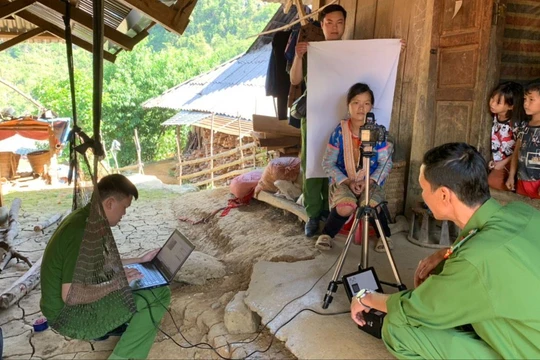 Hành trình số hóa, kiến tạo nền tảng phục vụ nhân dân bằng công nghệ của CAND