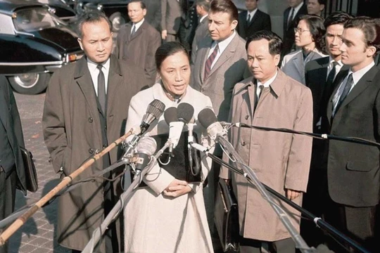 Nguyên Phó chủ tịch nước Nguyễn Thị Bình