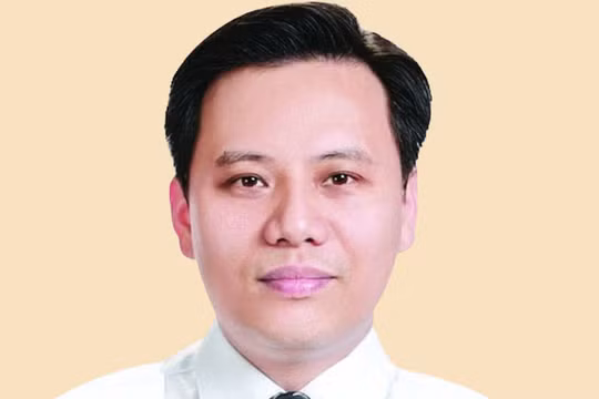 Bắt nguyên Phó Cục trưởng An toàn thực phẩm Bộ Y tế Đỗ Hữu Tuấn