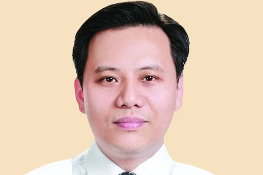 Bắt nguyên Phó Cục trưởng An toàn thực phẩm Bộ Y tế Đỗ Hữu Tuấn