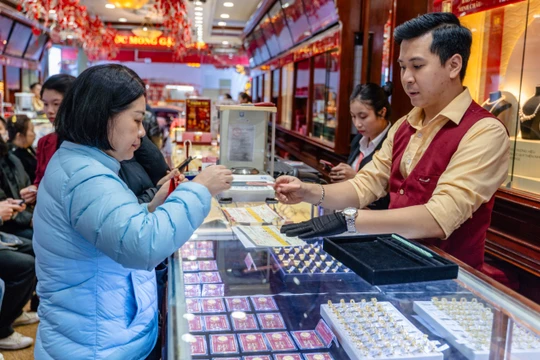 Giá vàng trong nước giảm cùng xu hướng với giá vàng thế giới. Ảnh minh họa.