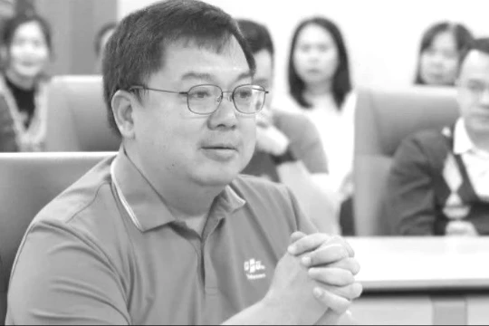 Ông Hoàng Nam Tiến đột ngột qua đời chiều nay với nguyên nhân được xác định do đột quỵ