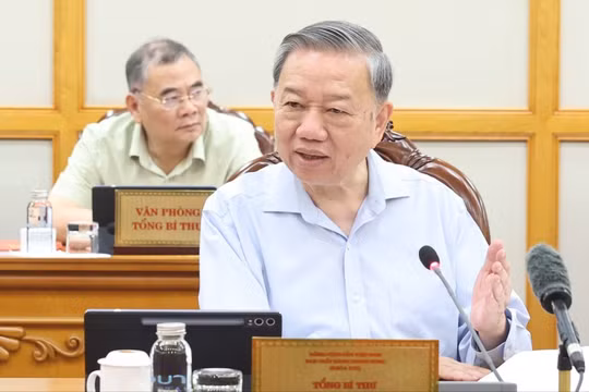 Tổng Bí thư: Khuyến khích cán bộ còn tuổi làm việc, giữ nguyên số cấp phó sau sáp nhập