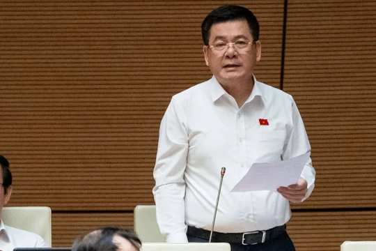 Thuốc lá nung nóng và thuốc lá điện tử "làm nóng" nghị trường, Bộ Công Thương ủng hộ Bộ Y tế