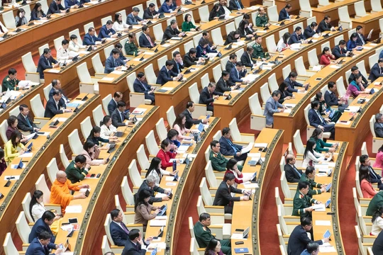 Khai mạc kỳ họp Quốc hội, bàn sửa đổi Hiến pháp và sáp nhập tỉnh