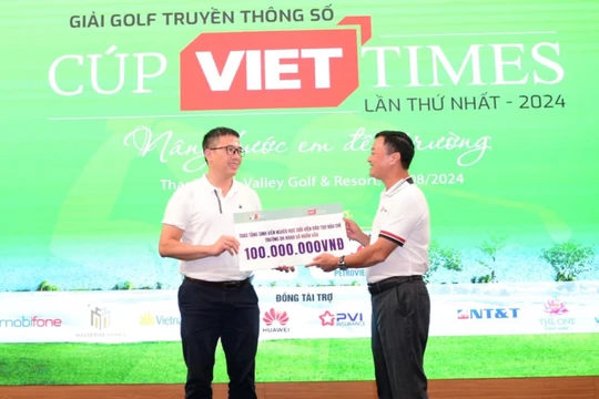 Những khoảnh khắc ấn tượng tại Giải golf Truyền thông số Cúp VietTimes “Nâng bước em đến trường”