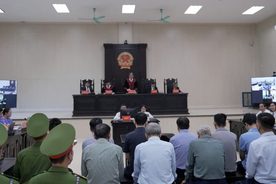 Toàn cảnh phiên tòa.